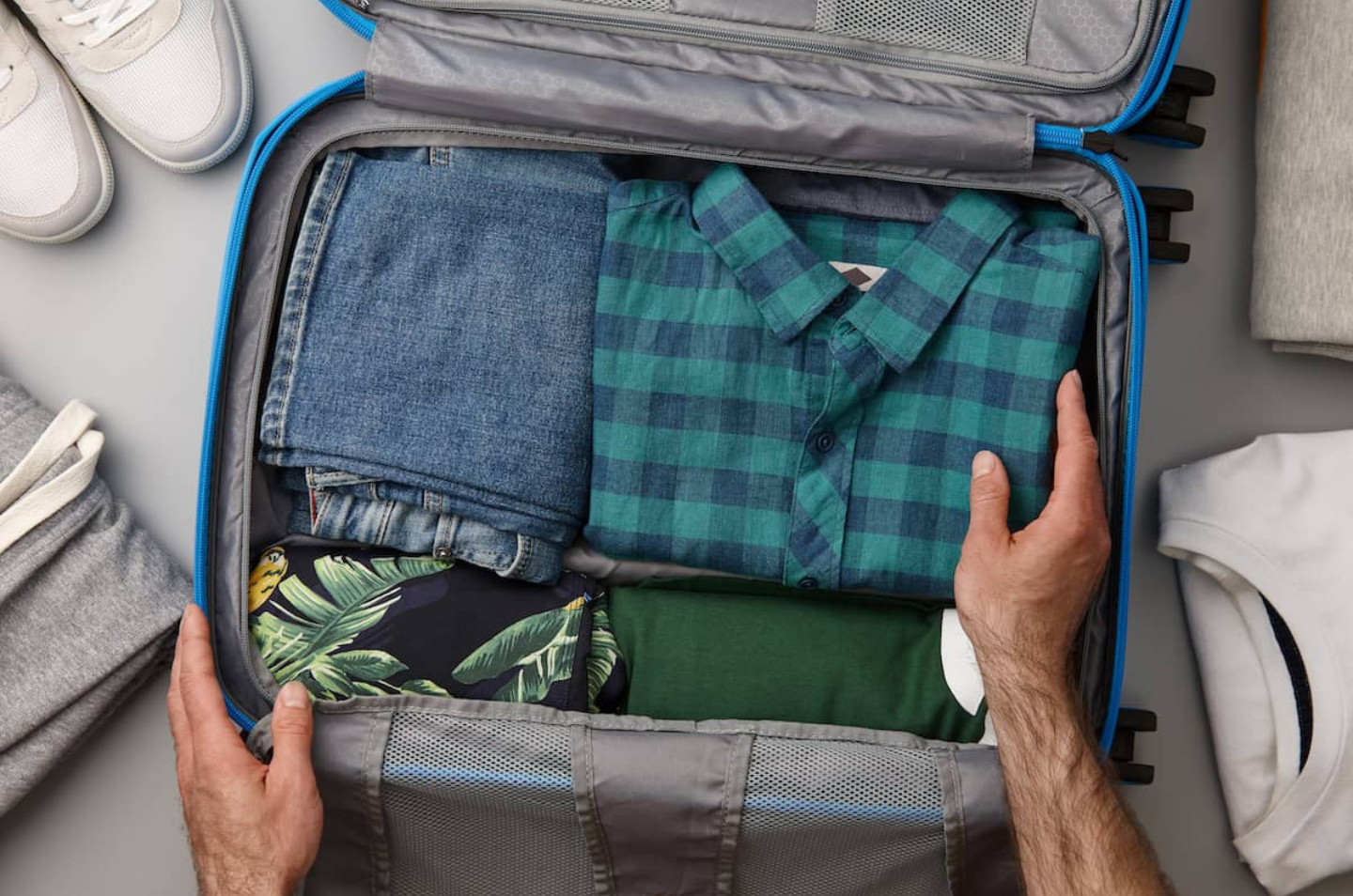 Best-Travel-Accessories-for-Men-Great-Gifts-for-Travelers AquaVault Inc.