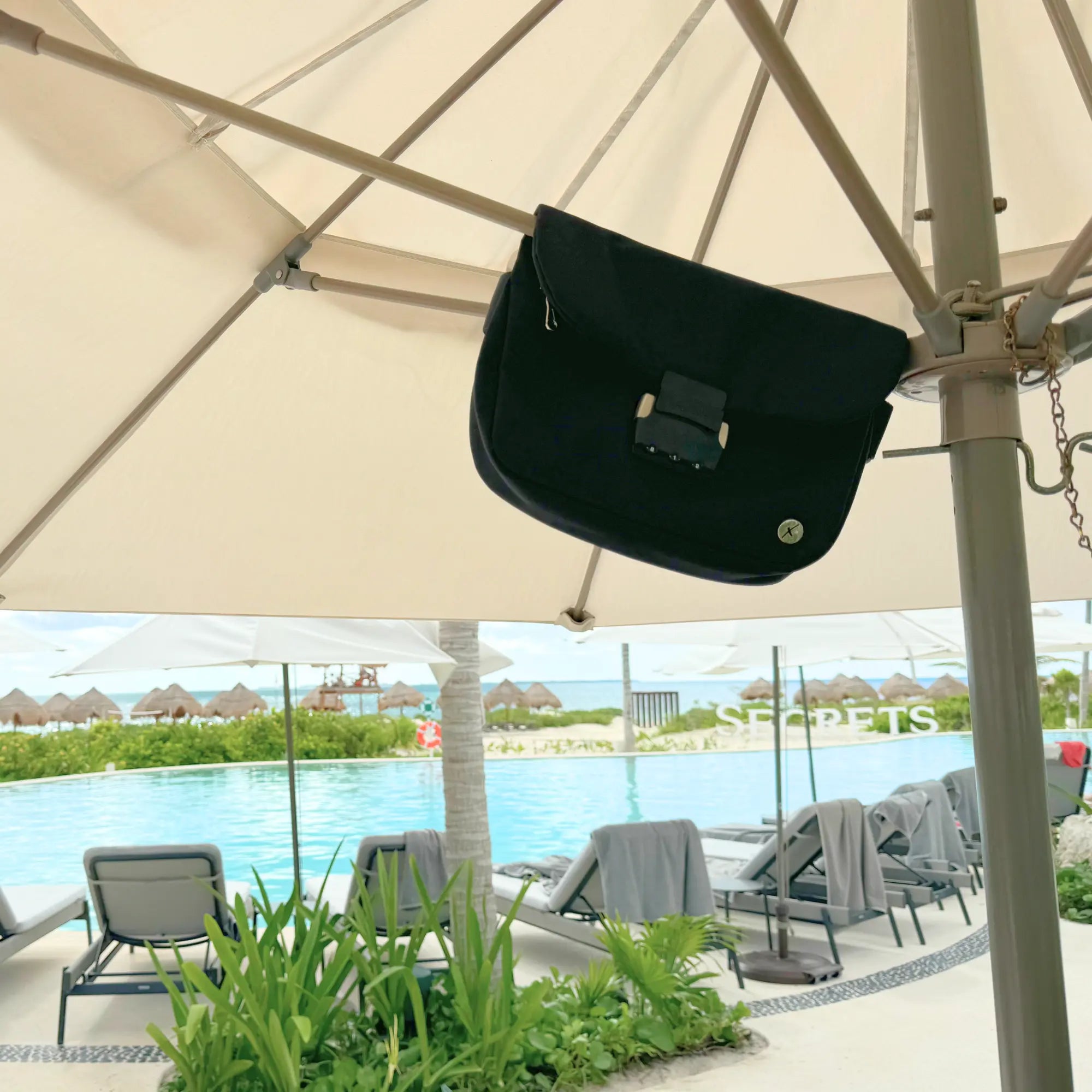 Lockable Crossbody Travel Bag AquaVault Inc. AquaVault ChargeCard Flexsafe